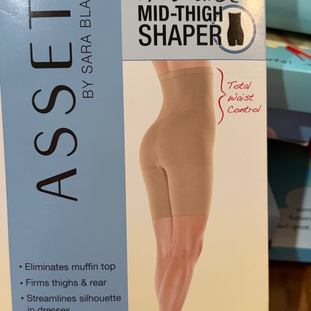 Assets By Sara Blakely Hi Waist Mid Thigh Shaper Waist Control Nude Spanx Size 2 - Picture 6 of 9